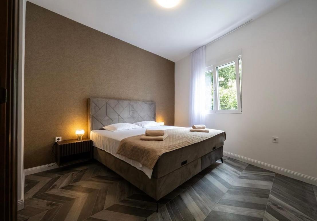 Luxury Apartment Vasilisa Kotor Bagian luar foto