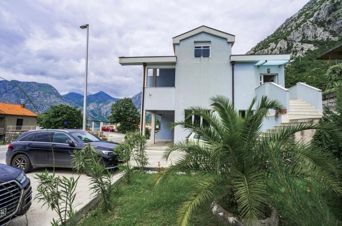 Luxury Apartment Vasilisa Kotor Bagian luar foto
