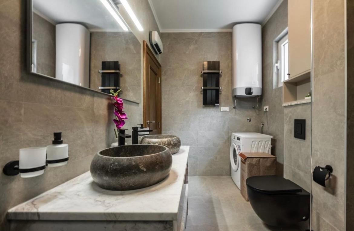 Luxury Apartment Vasilisa Kotor Bagian luar foto
