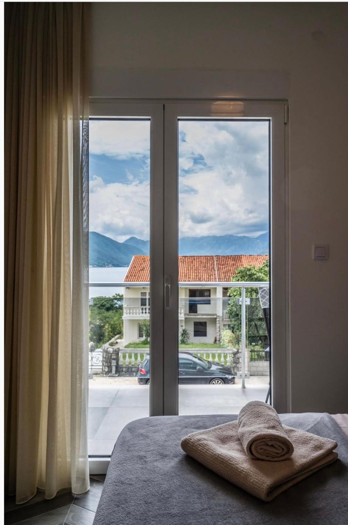 Luxury Apartment Vasilisa Kotor Bagian luar foto