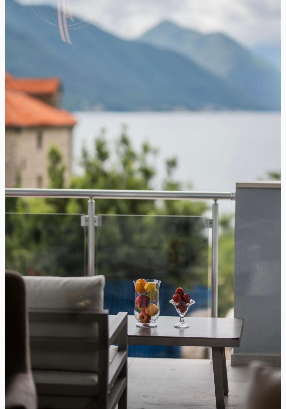 Luxury Apartment Vasilisa Kotor Bagian luar foto