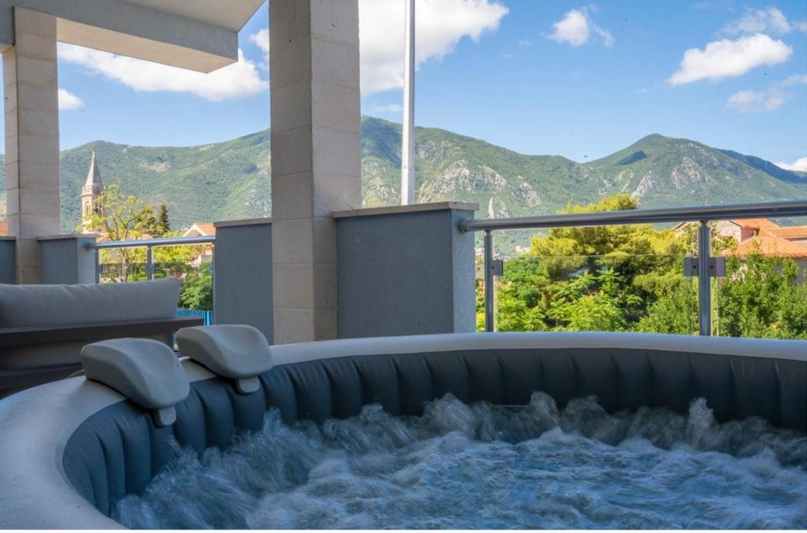 Luxury Apartment Vasilisa Kotor Bagian luar foto