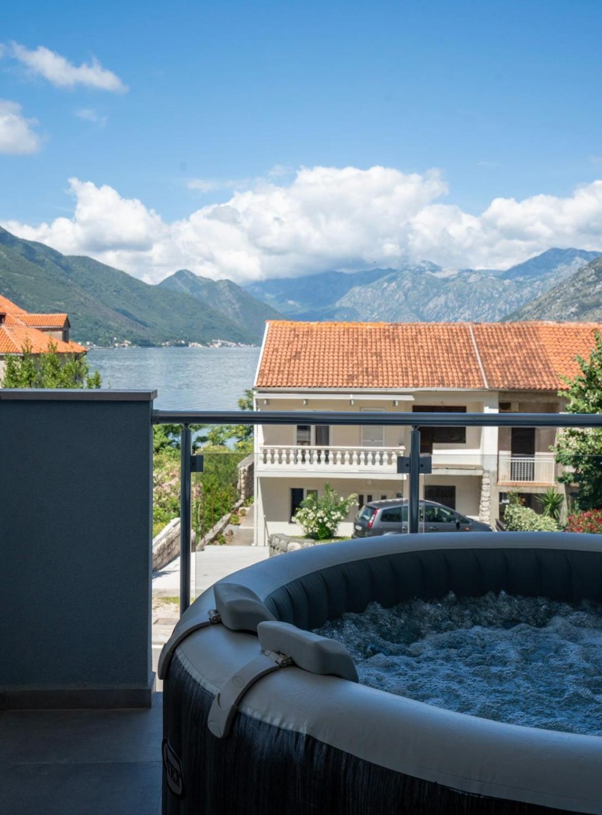 Luxury Apartment Vasilisa Kotor Bagian luar foto
